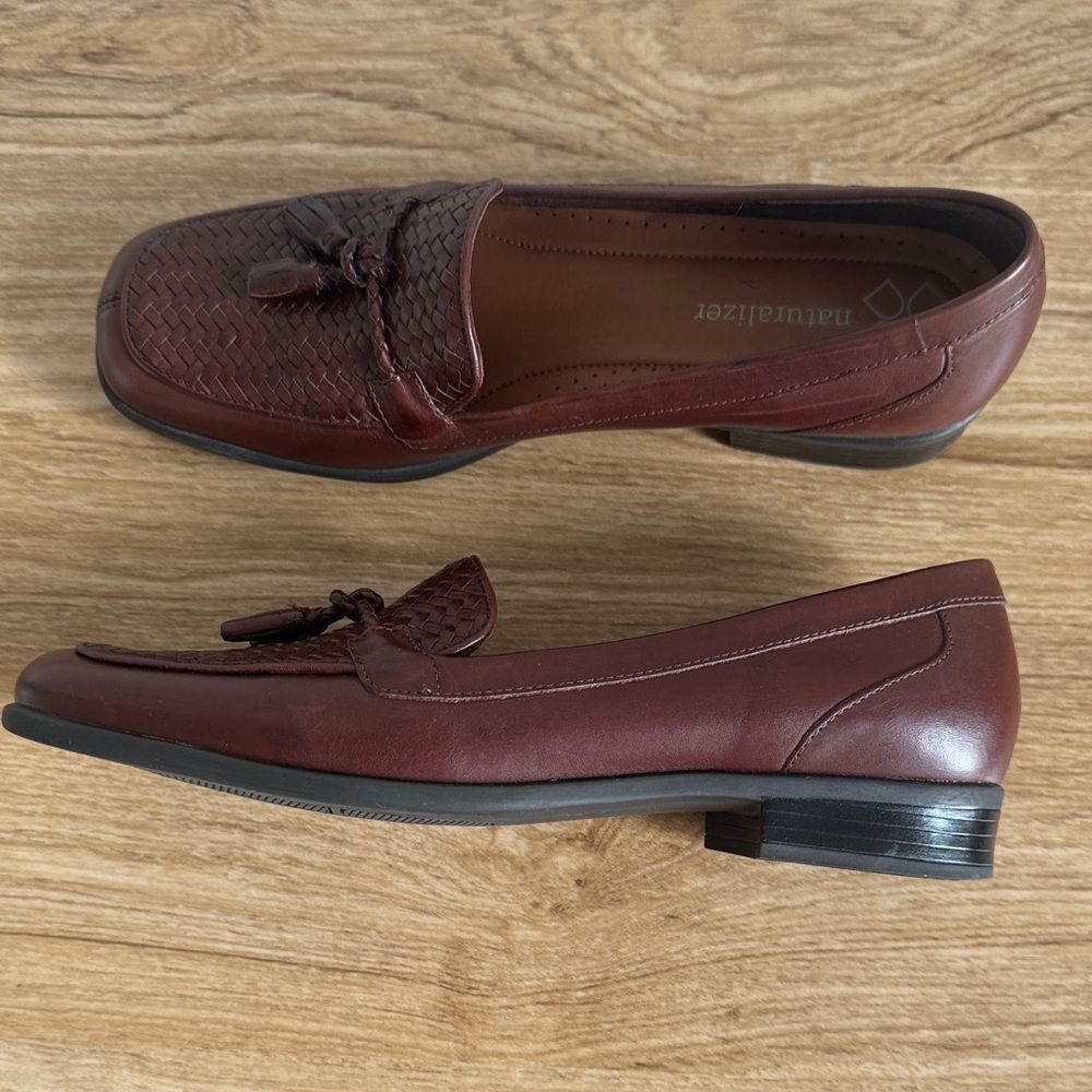 Naturalizer Women’s Brown Leather Slip-On
Loafers Tassels Square Toe Sz 9 Narrow